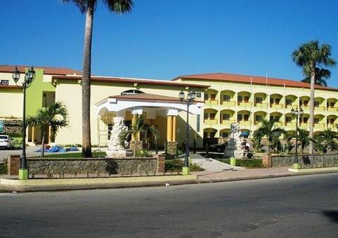 Hotel Novus Caoba Esperanza Екстериор снимка