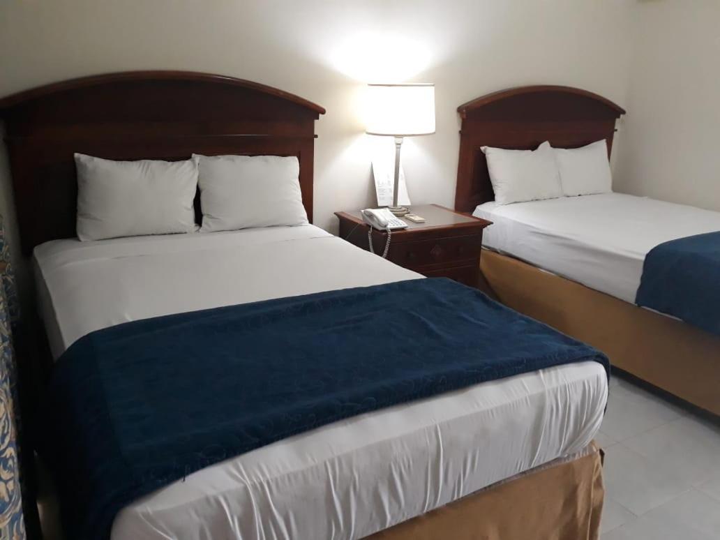 Hotel Novus Caoba Esperanza Екстериор снимка