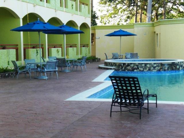 Hotel Novus Caoba Esperanza Екстериор снимка